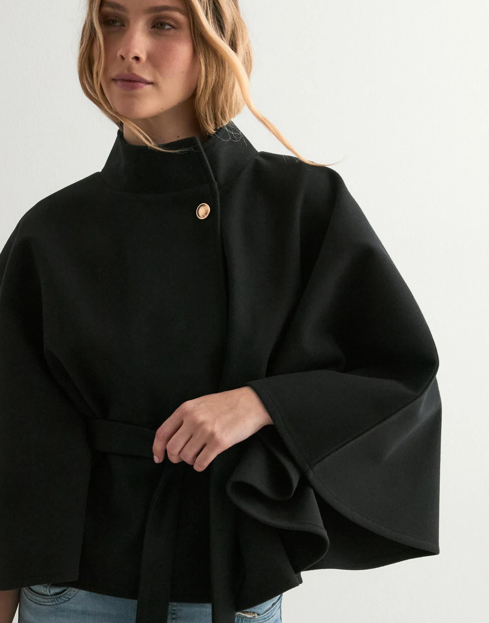 Novesca Poncho Jacket